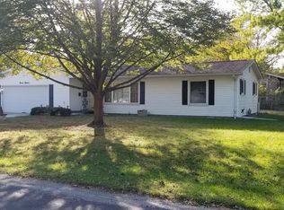 715 Lawrence Dr, Mt Zion, IL