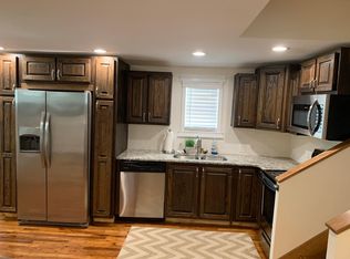 1009 8th St, Huntington, WV 25701