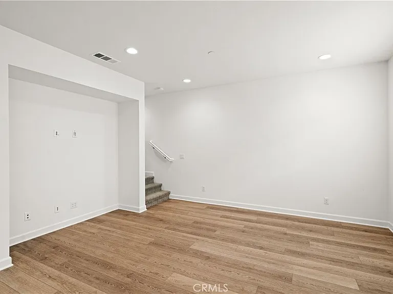 398 Sunrise Ln — Photo 8