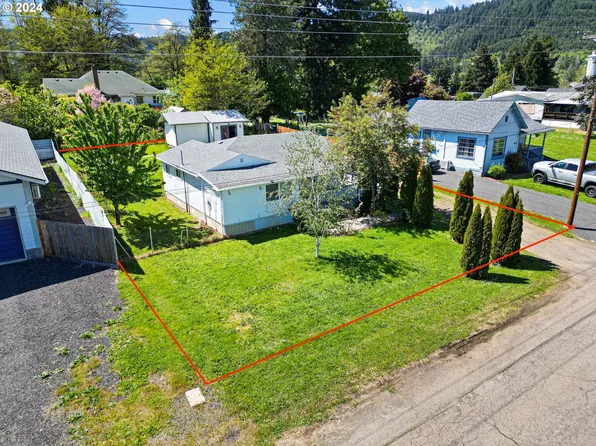 269 Douglas St, Yoncalla, OR 97499