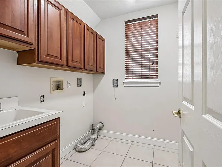8463 Tibet Butler Dr — Photo 22