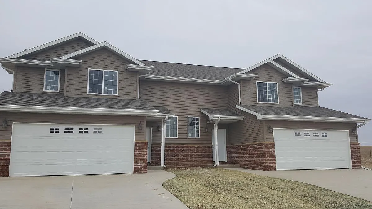 Building Photo - 6383 Osage Dr