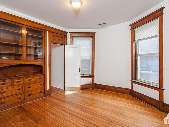 4th image of 3239 N Clifton Ave