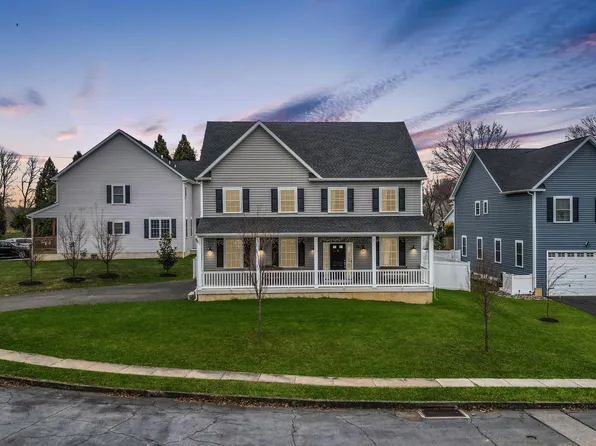 26 Ronald Cir, Oreland, PA 19075