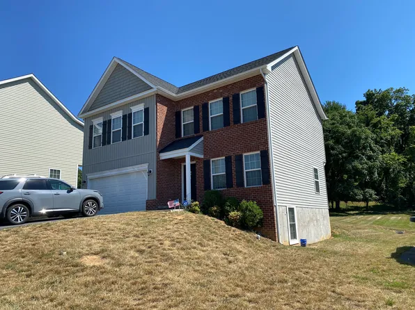 2049 Lawson Ln, Vinton, VA 24179