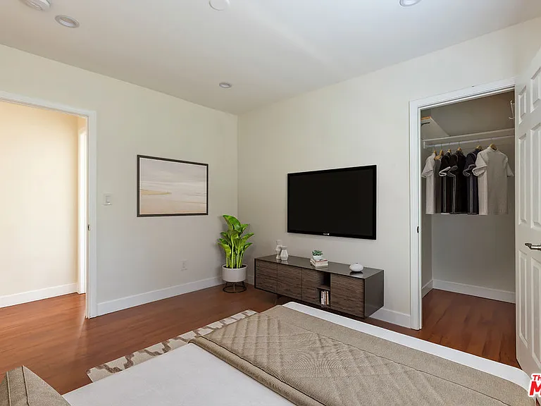 1206 N Beachwood Dr — Photo 21