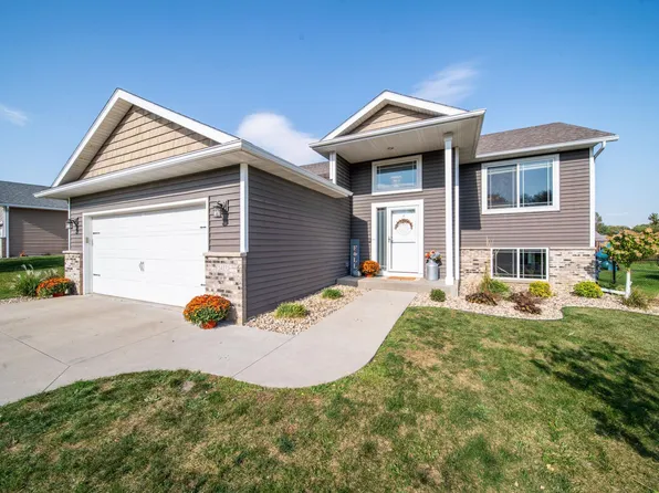 5433 Weatherstone Dr NW, Rochester, MN 55901