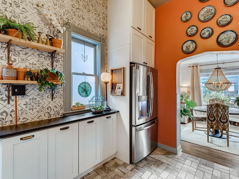 Open shelving. Lots of space for every kitchen gadget.