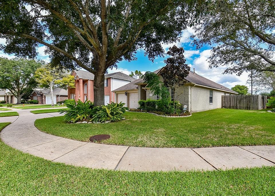 1st image of 7443 Colony Bend Ln