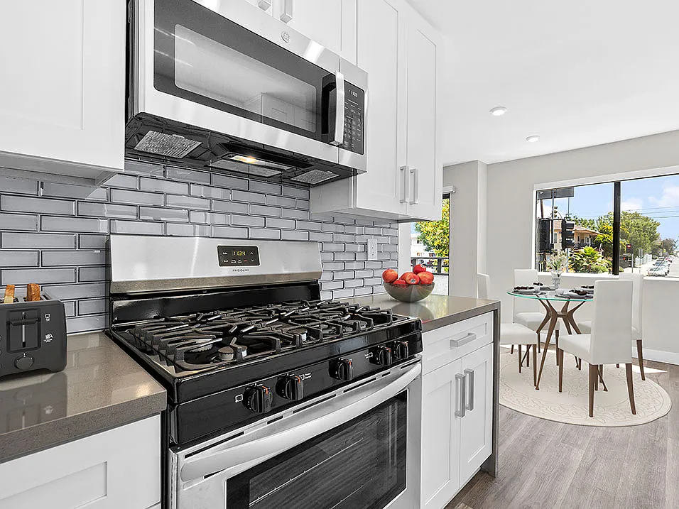 Woodridge Apartments — Photo 1