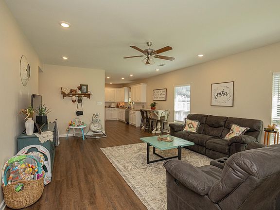 3rd image of 1024 River St