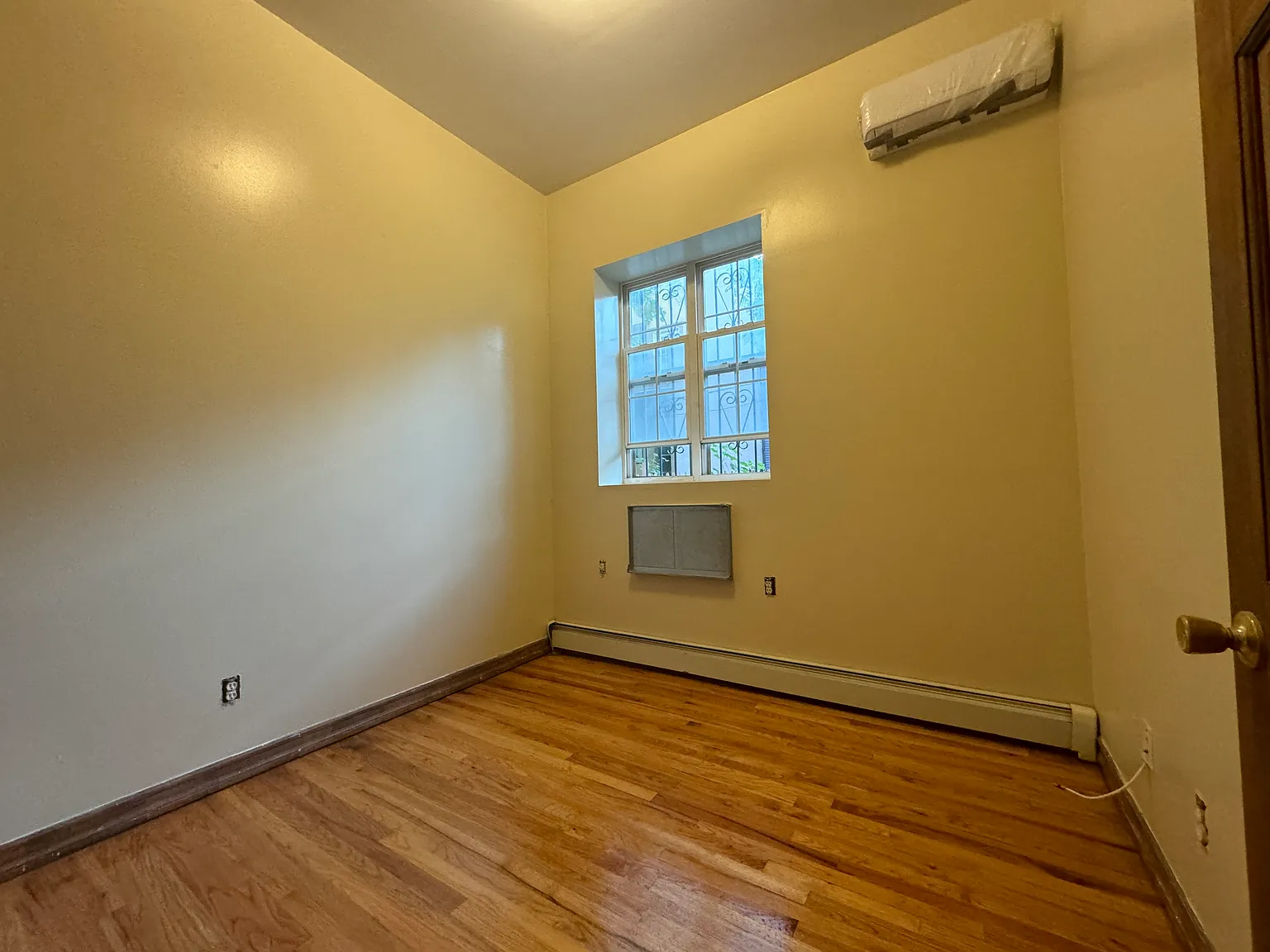 14 Van Buren Street — Photo 2