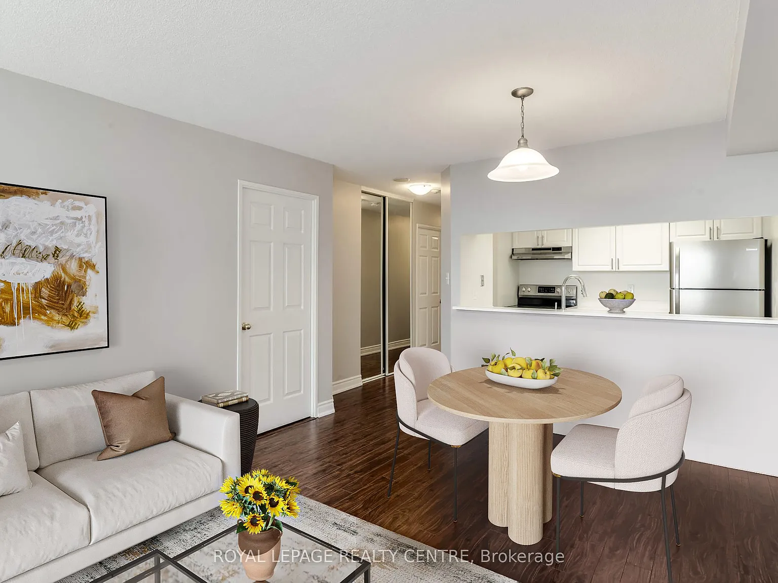 The Residence at Kingsgate — Photo 1