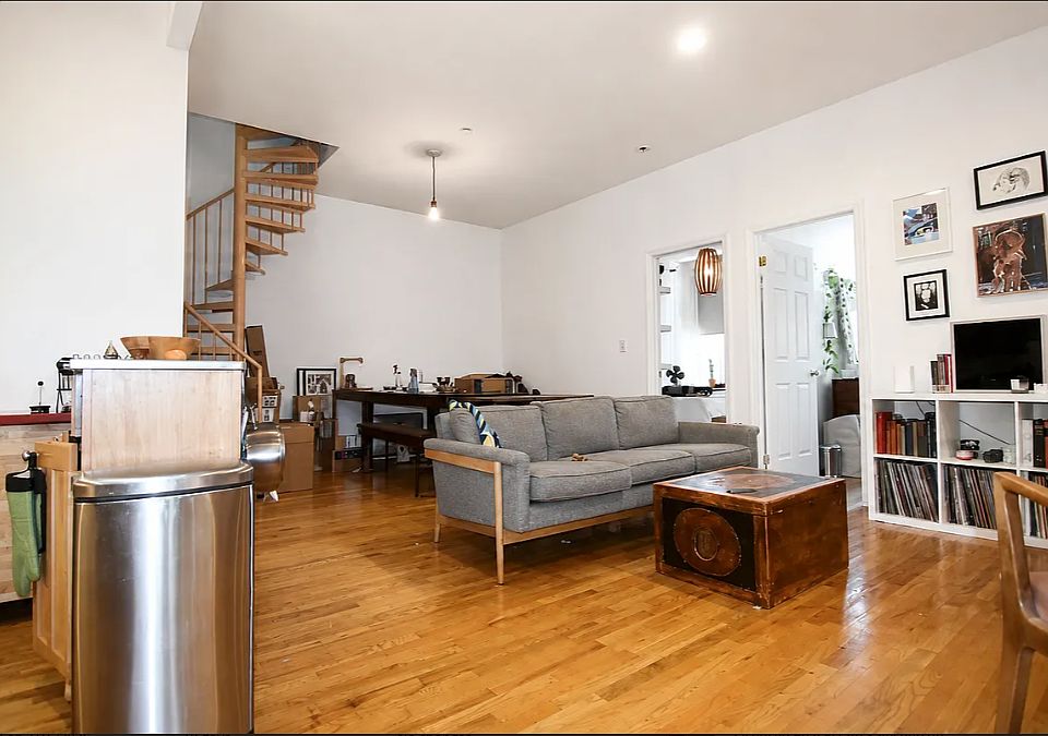 1st image of 82 Devoe St APT 4R