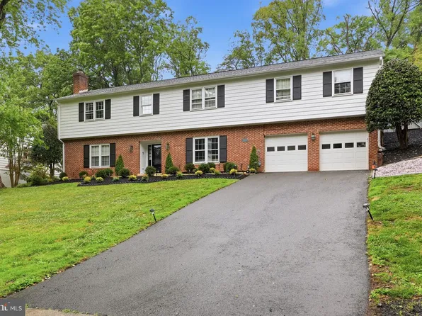1718 Hollinwood Dr, Alexandria, VA 22307