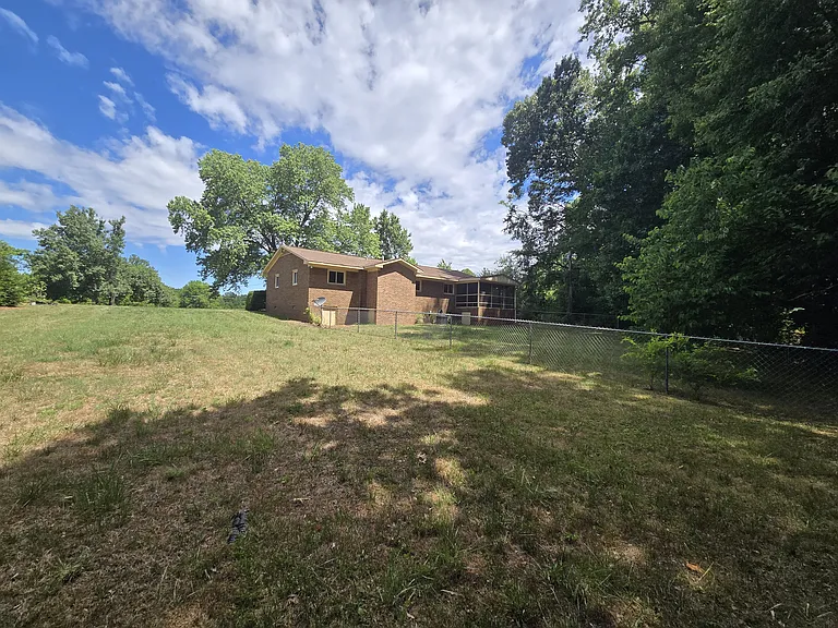 1113 New Hope Church Rd — Photo 3