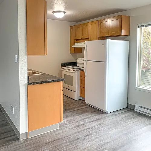 Ed John Apartments Photo 1