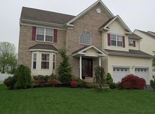 14 Treetops Cir, Princeton, NJ 08540