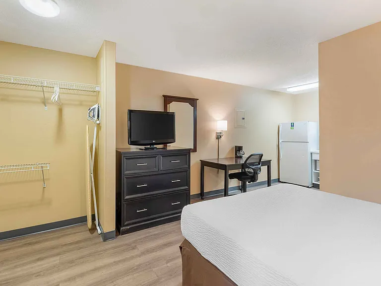 Studio Suite - 1 Queen Bed