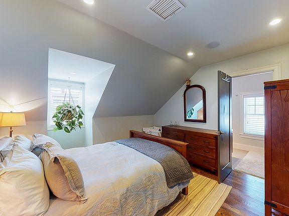 5th image of 222 W 5th St #2