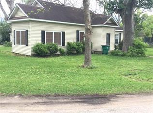 617 W Phillips St, Alvin, TX 77511