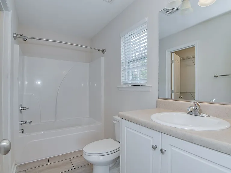 703 Sycamore Ct — Photo 20