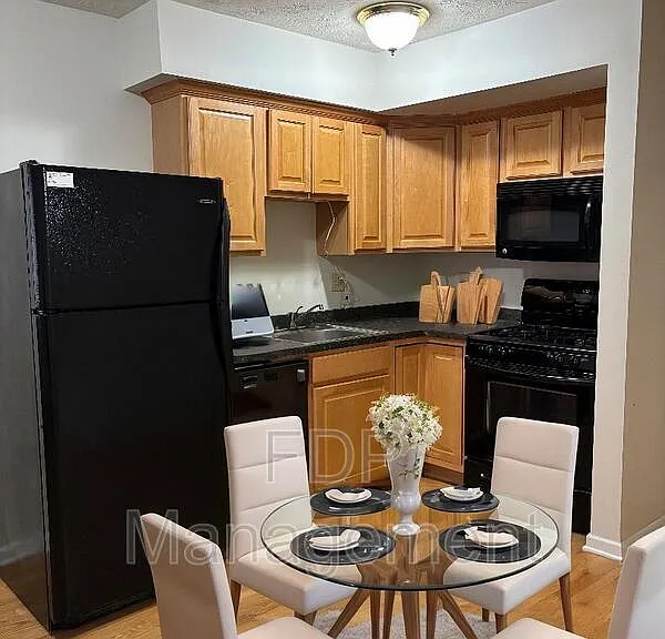 660 East Ave #105 — Photo 2