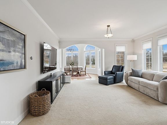 5th image of 39560 Orchard Bluff Ln