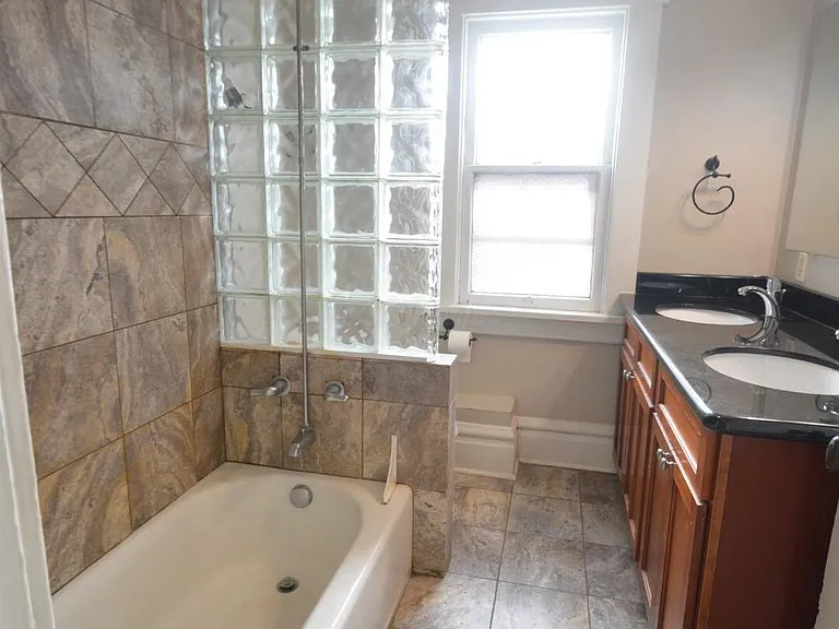 430 King Ave #B — Photo 10