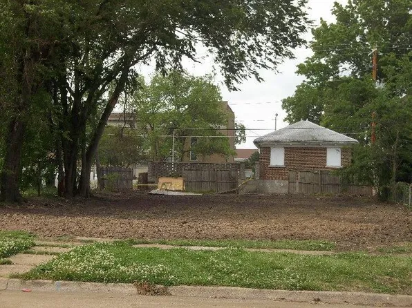 1613 Belmont Ave, Parsons, KS 67357