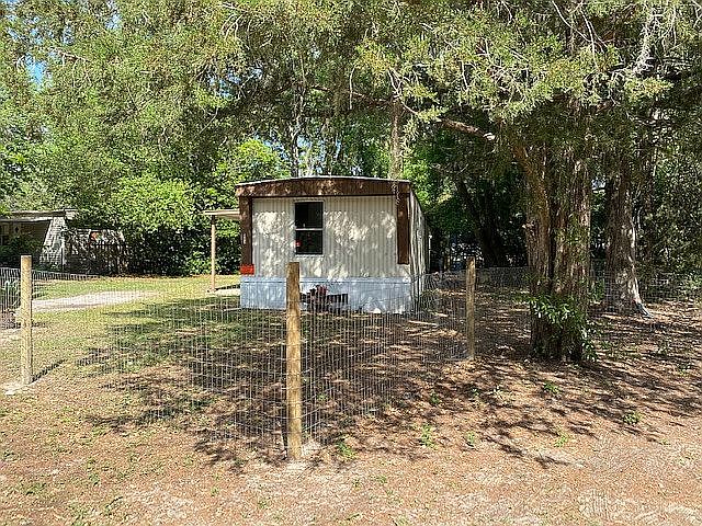 1st image of 143 SE Davie Ct