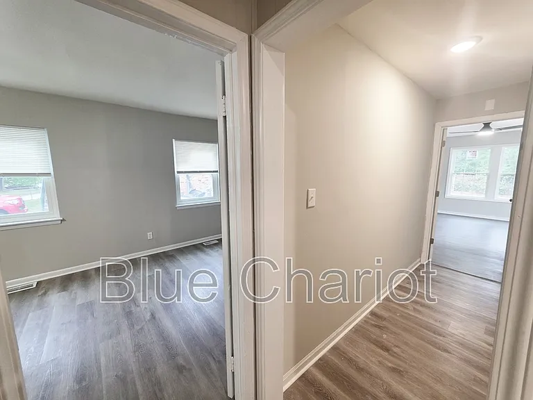 837 Waring St — Photo 28