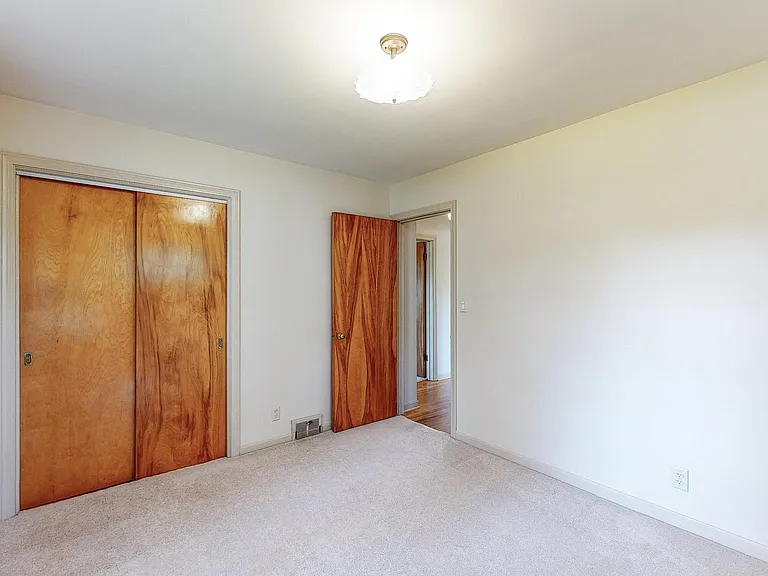 1835 Phelps Ave — Photo 20