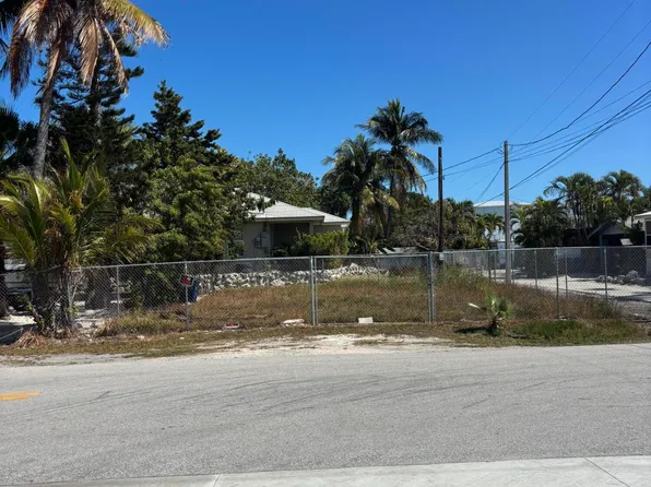 319 Tuskegee St, Marathon, FL 33050