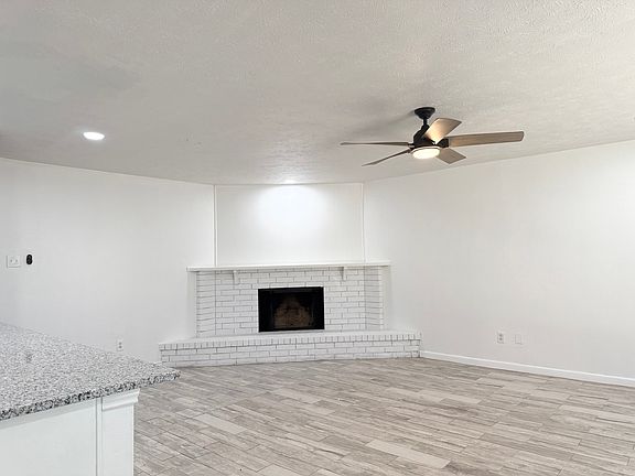3rd image of 545 Oldbridge Dr