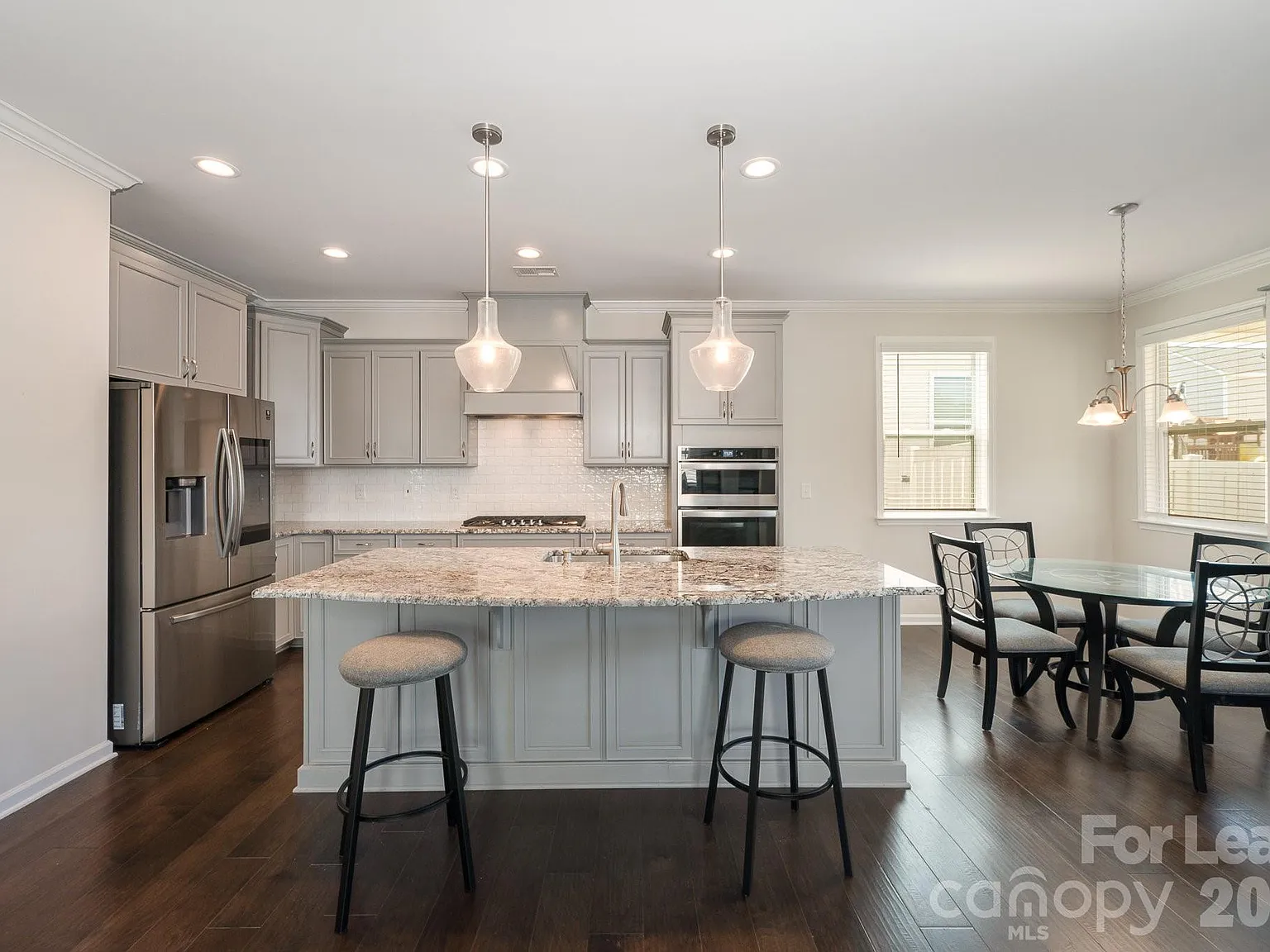 3 bed, 2.5 bath, 2608 sqft, $2,750 — Photo 4