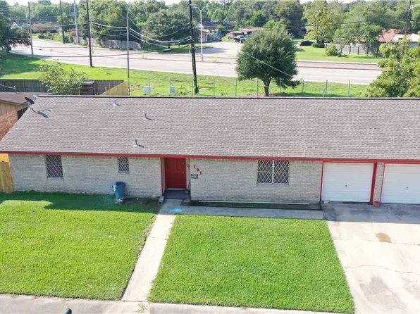 101 Canterbury Ln, Victoria, TX 77904