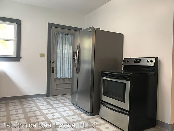 5th image of 812 W Shiawassee St #1