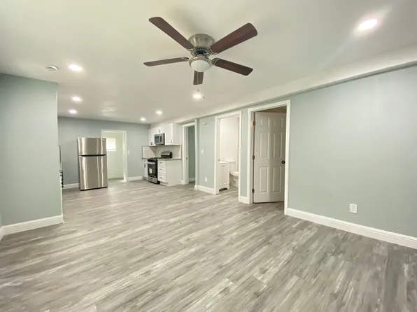 923 S Center St, Stockton, CA 95206