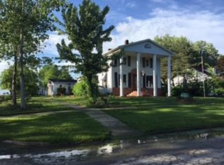 218 W 10th St, Lamoni, IA 50140