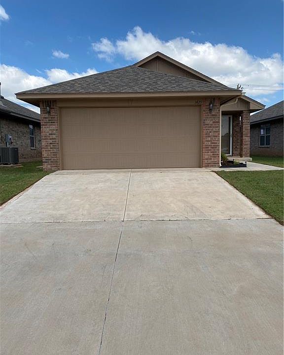 1st image of 1429 NW 129th Ter