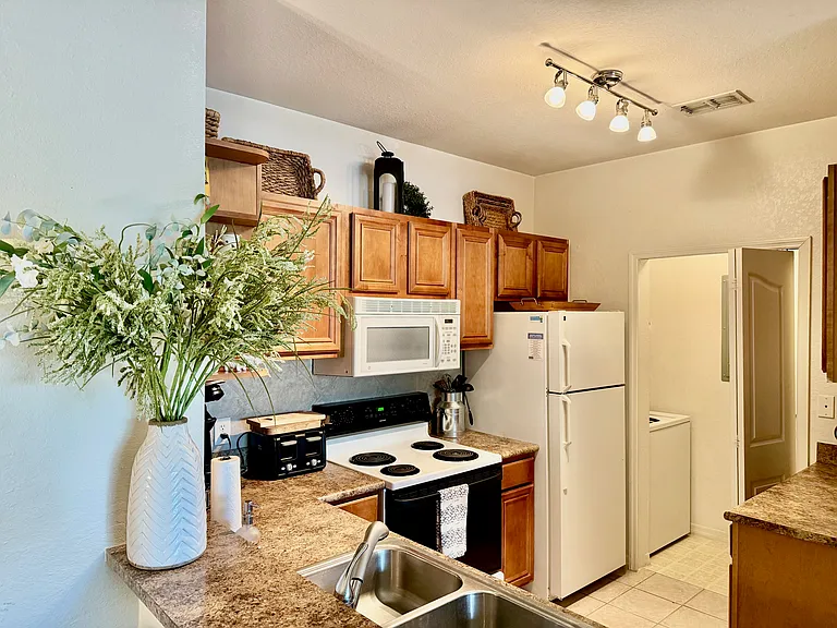 8325 38th Street Cir E #103 — Photo 4