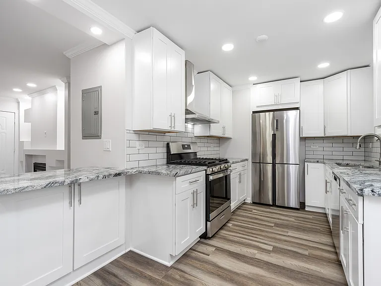 388 Nancy Ln — Photo 4