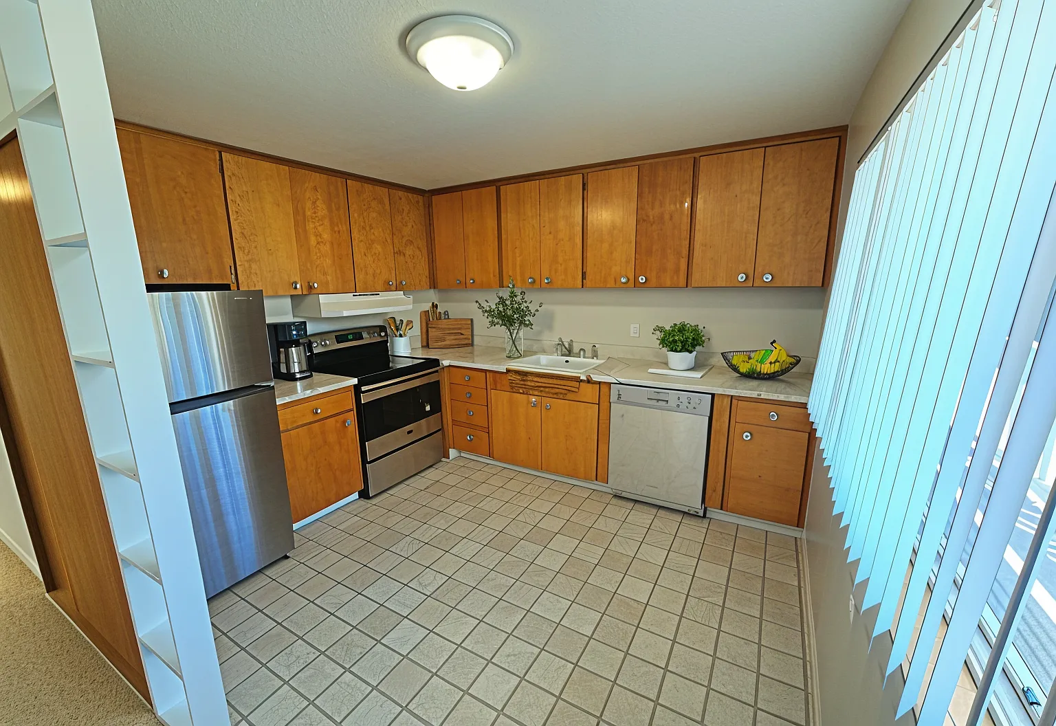 Lynhaven Apartments — Photo 3