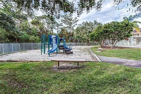 710 Lake Biscayne Way — Photo 14