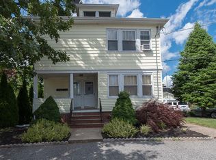 211 Oriole Ave, Pawtucket, RI 02860