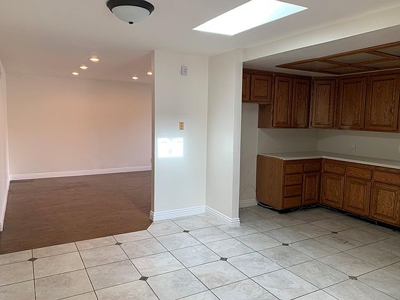5th image of 18681 Bellorita St