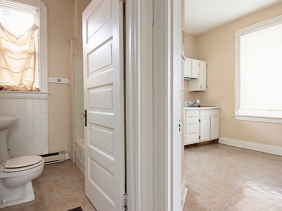 Bathroom/Kitchen