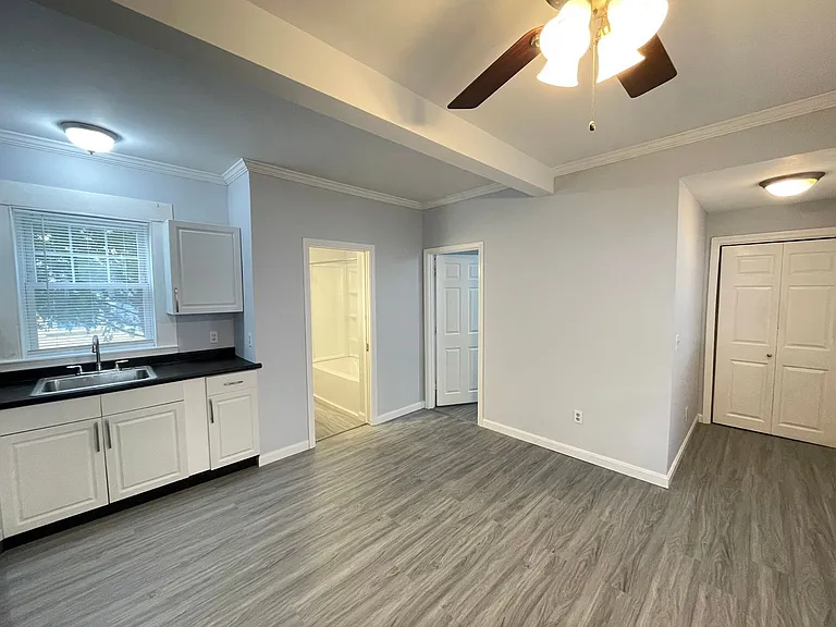 188 Laurel St #1 — Photo 3