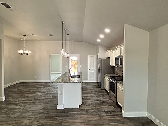 4th image of 1509 Revolution Dr